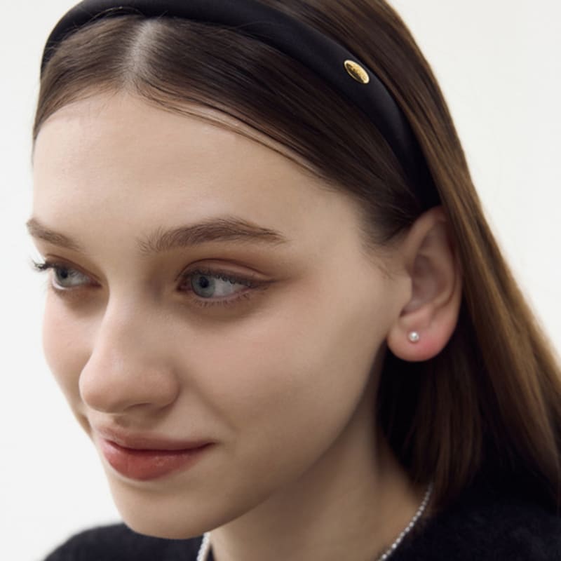 L’OMBRILLANT Satin Love Black Hairband