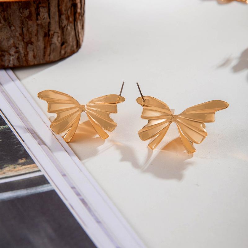 Golden leaf fan texture earrings creative exaggerated retro flower heavy metal wind stud earrings