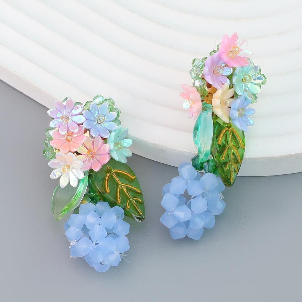 Floral Resin Earrings: Elegant Spring Design with Flowers and Leaves