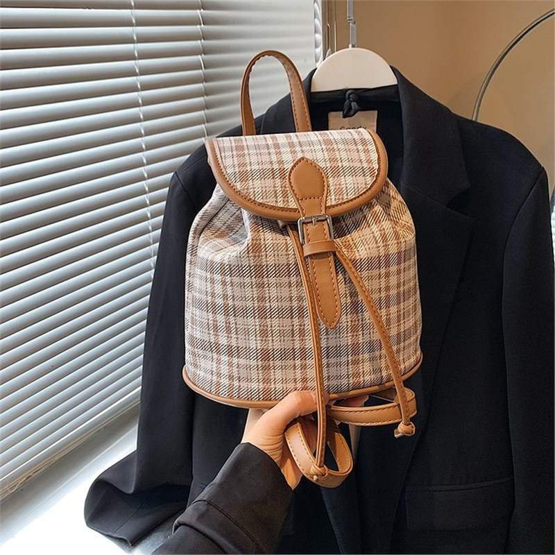 Schoolbag simple Korean version of textured women's bag fashion trend 1011 new backpack niche plaid shoulder messenger bag