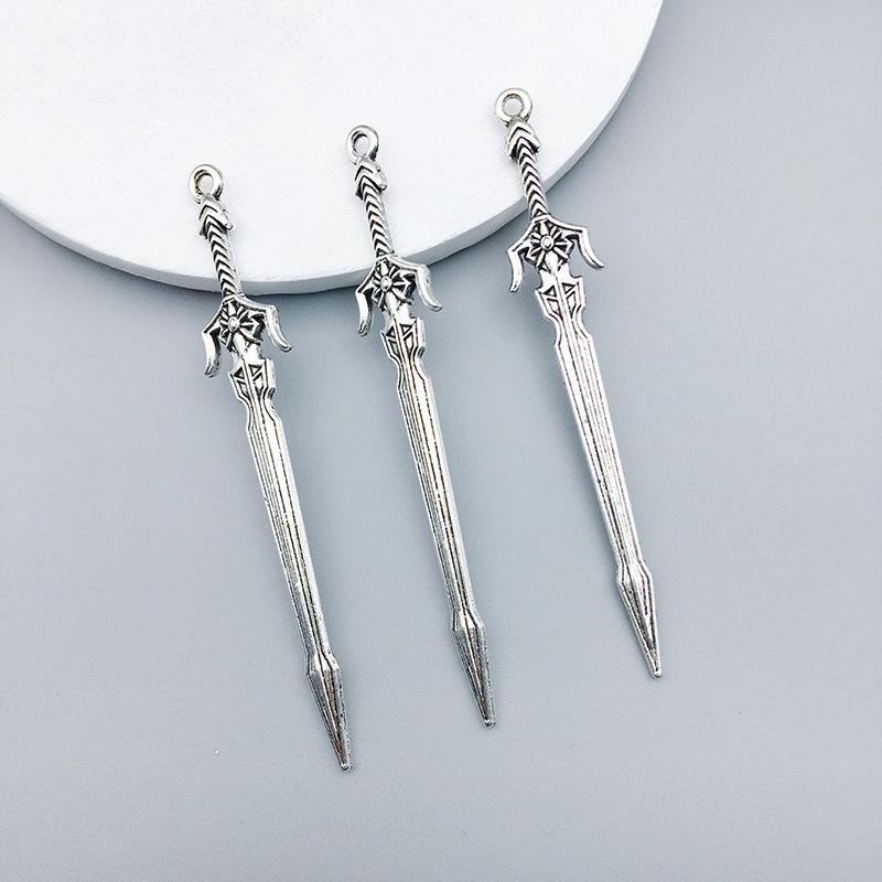 

Подвеска из сплава в виде длинного меча: Брелок для ключей своими руками