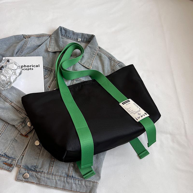 

Сумка-тоут женская 2024 новая большая сумка для поездок на работу весна-лето сумка через плечо из ткани Оксфорд популярная классная сумка в этом году