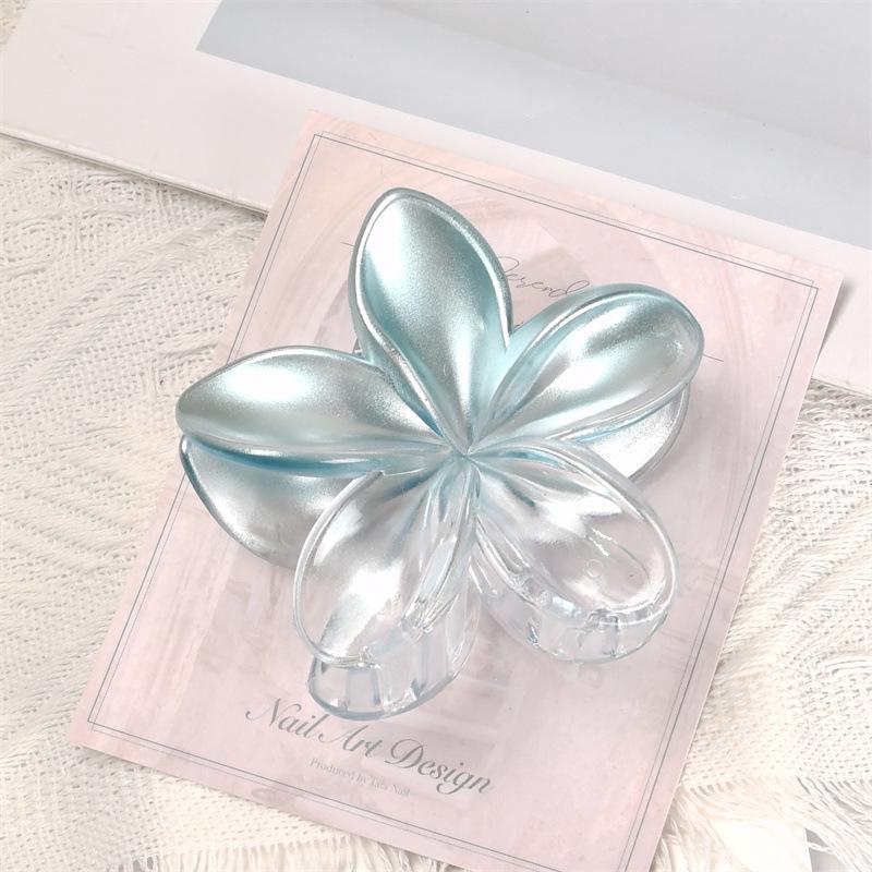 

Frangipani Gradient Summer Shark Claw Clip: Beach Style Flower Updo Headwear.