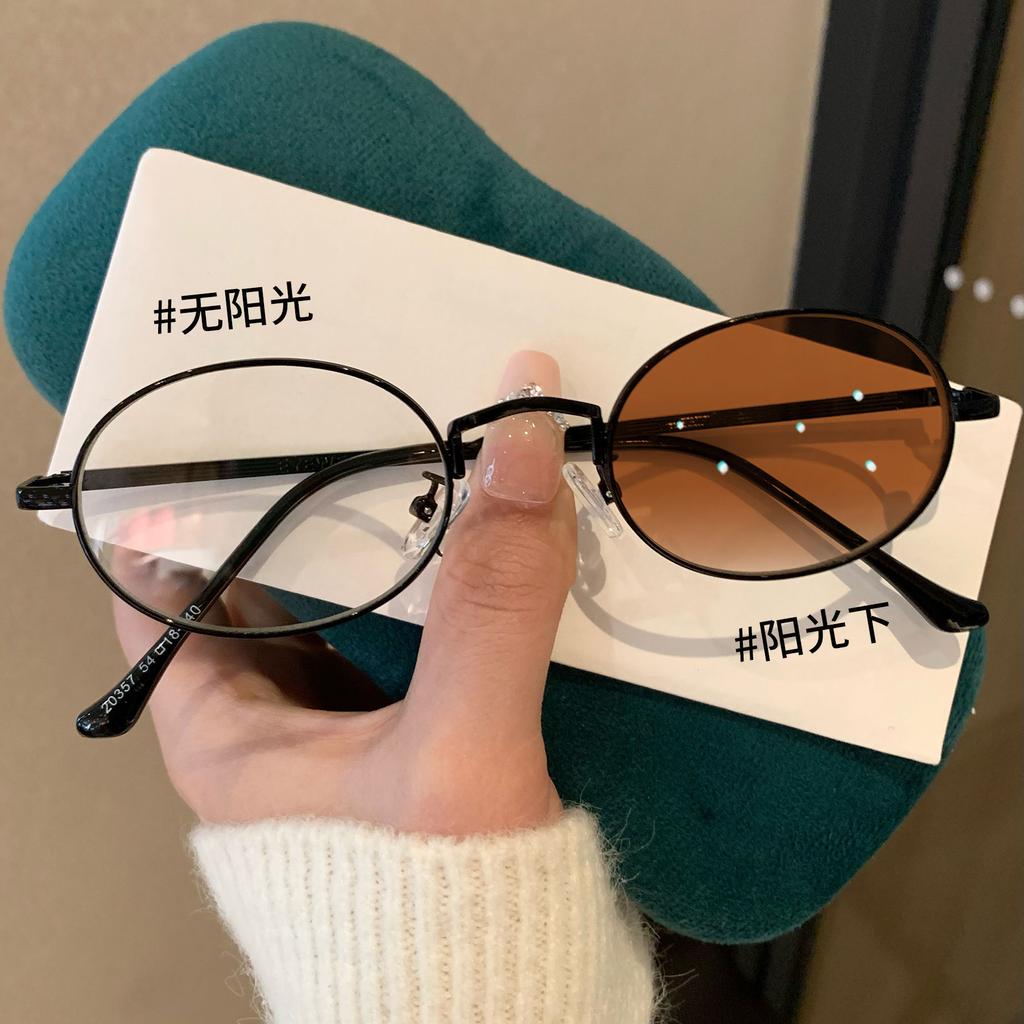 Myopia glasses with silver frame pure desire wind retro metal anti-blue light discoloration oval countable glasses plain face photosensitive