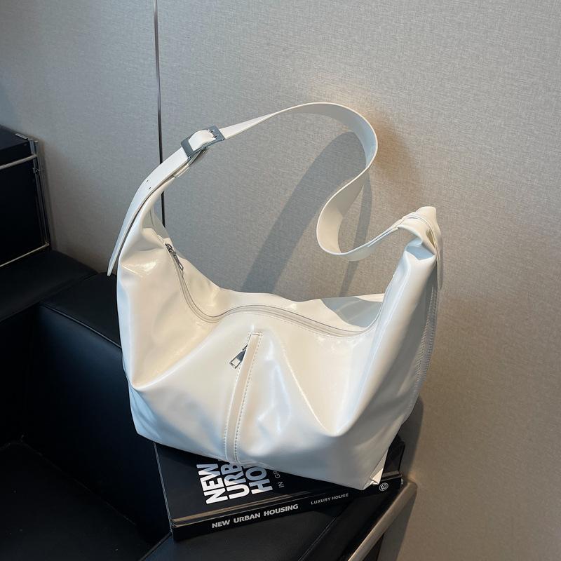 Retro fashion large capacity women's new texture versatile shoulder messenger bag commuter dumpling bag