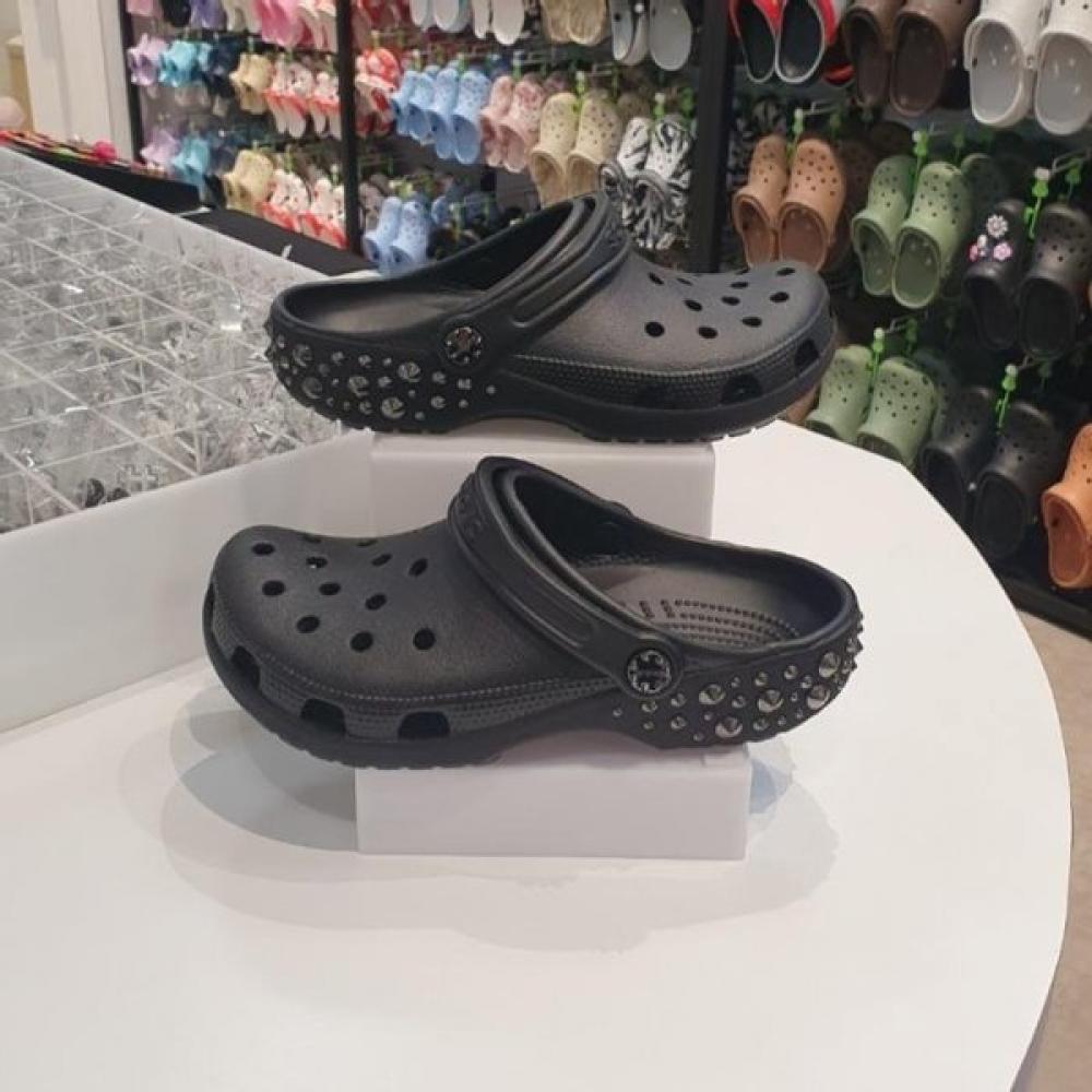 

Crocs Classic Stud Clog 211596 001 BLACK/M9W11 (270)