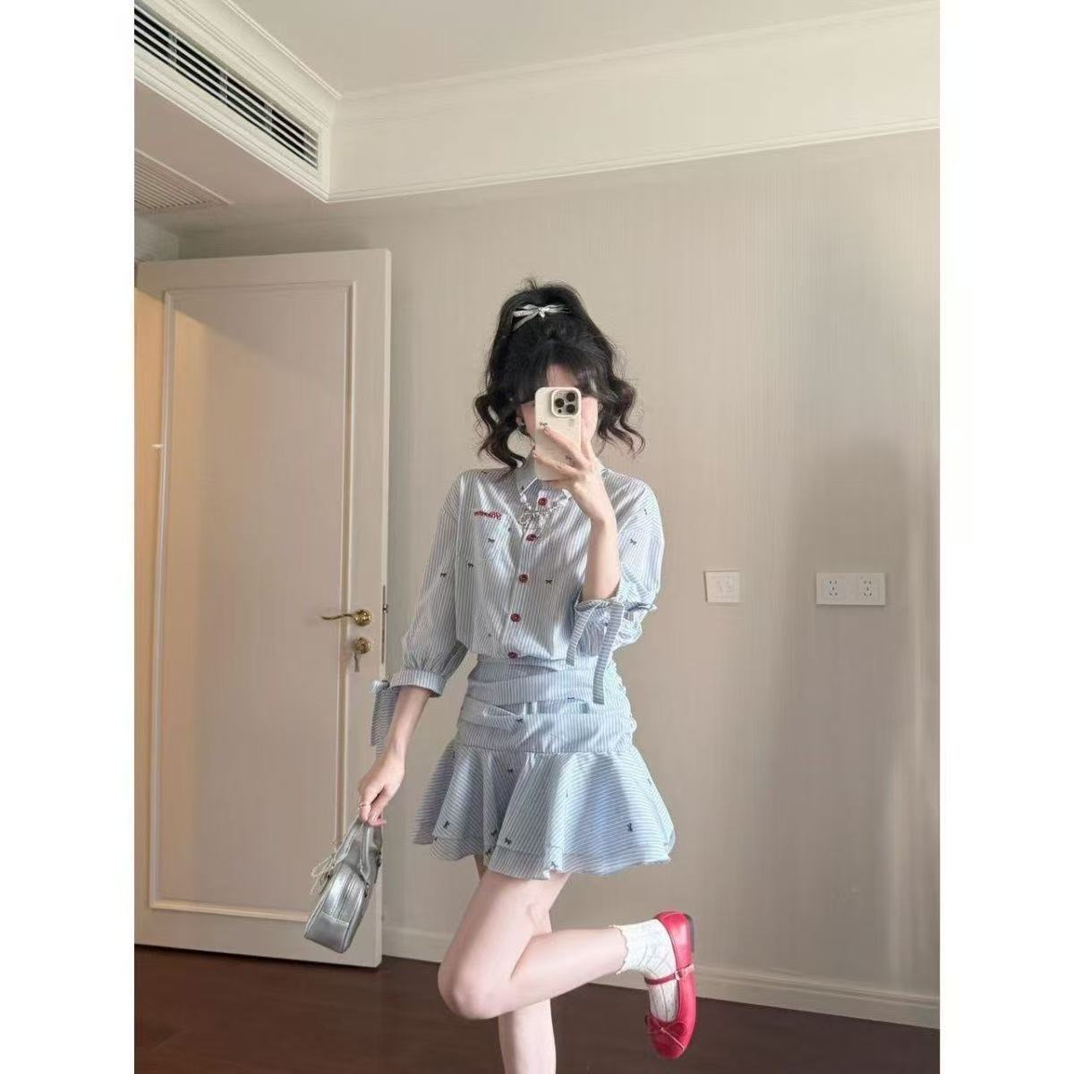 

Korean version of college style vertical stripes waist lapel shirt dress women s autumn ruffle edge pleated skirt stacked wear pure desire S