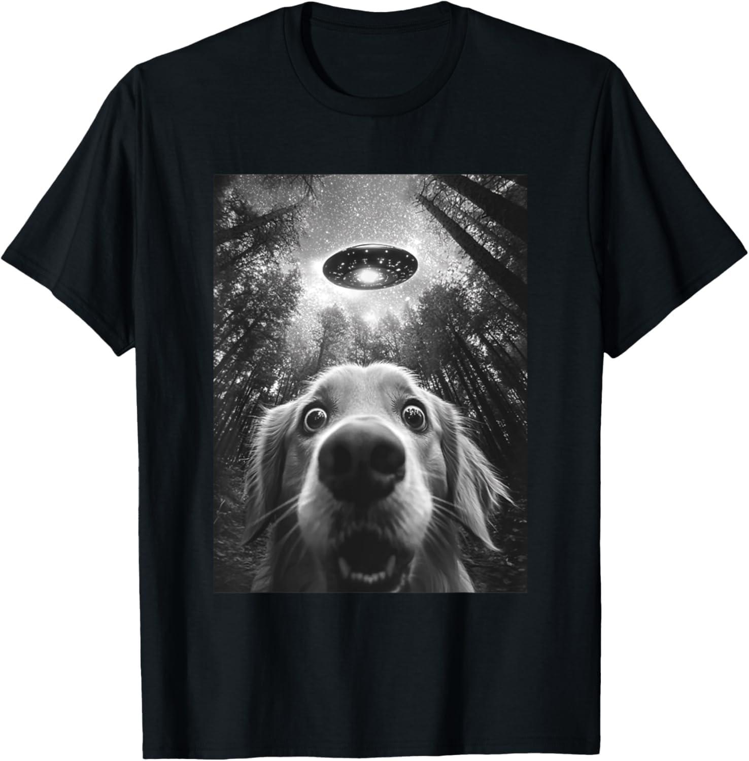 ObRenKi Surprised Golden Retriever Selfie with Alien UFO, Funny Dog T-Shirt S