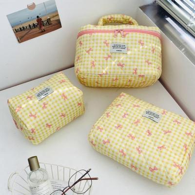 Borsa Cosmetica Trapuntata a Quadri di Grande Capacità con Fiocco - Soluzione di Stoccaggio di Alta Gamma, Elegante e Portatile