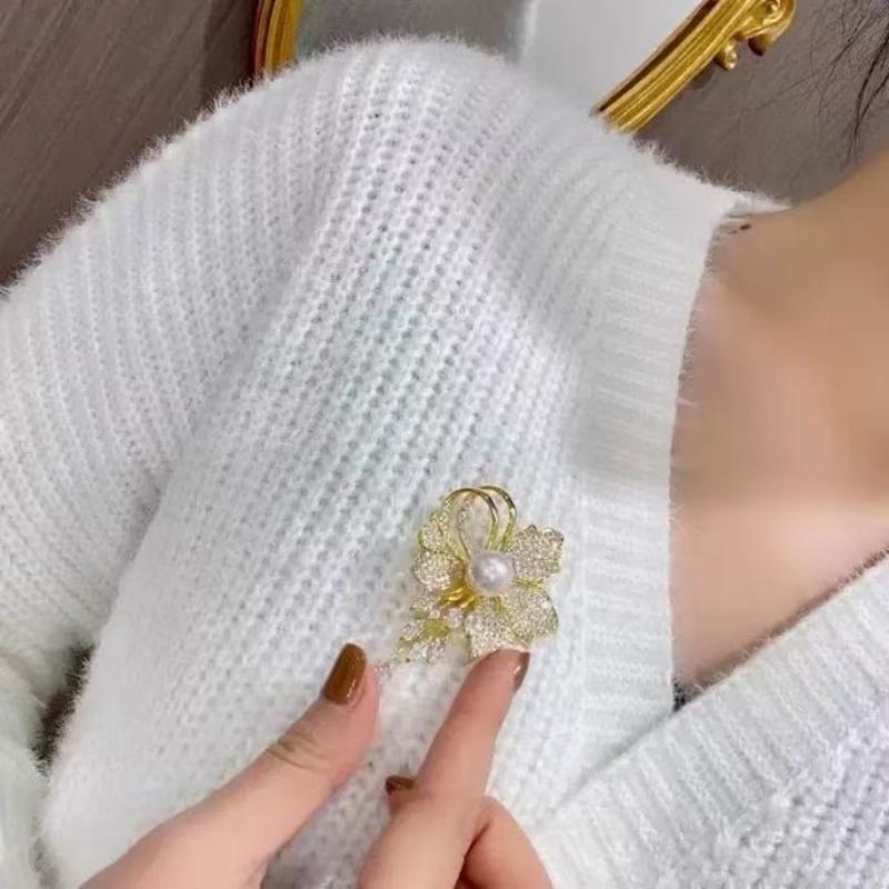 Luxury Rhinestone Flowers Imitation Pearl Brooches Women Sparkling Zircon Bowknot Brooch Pin Scarf Coat Suit Accessories Jewelry