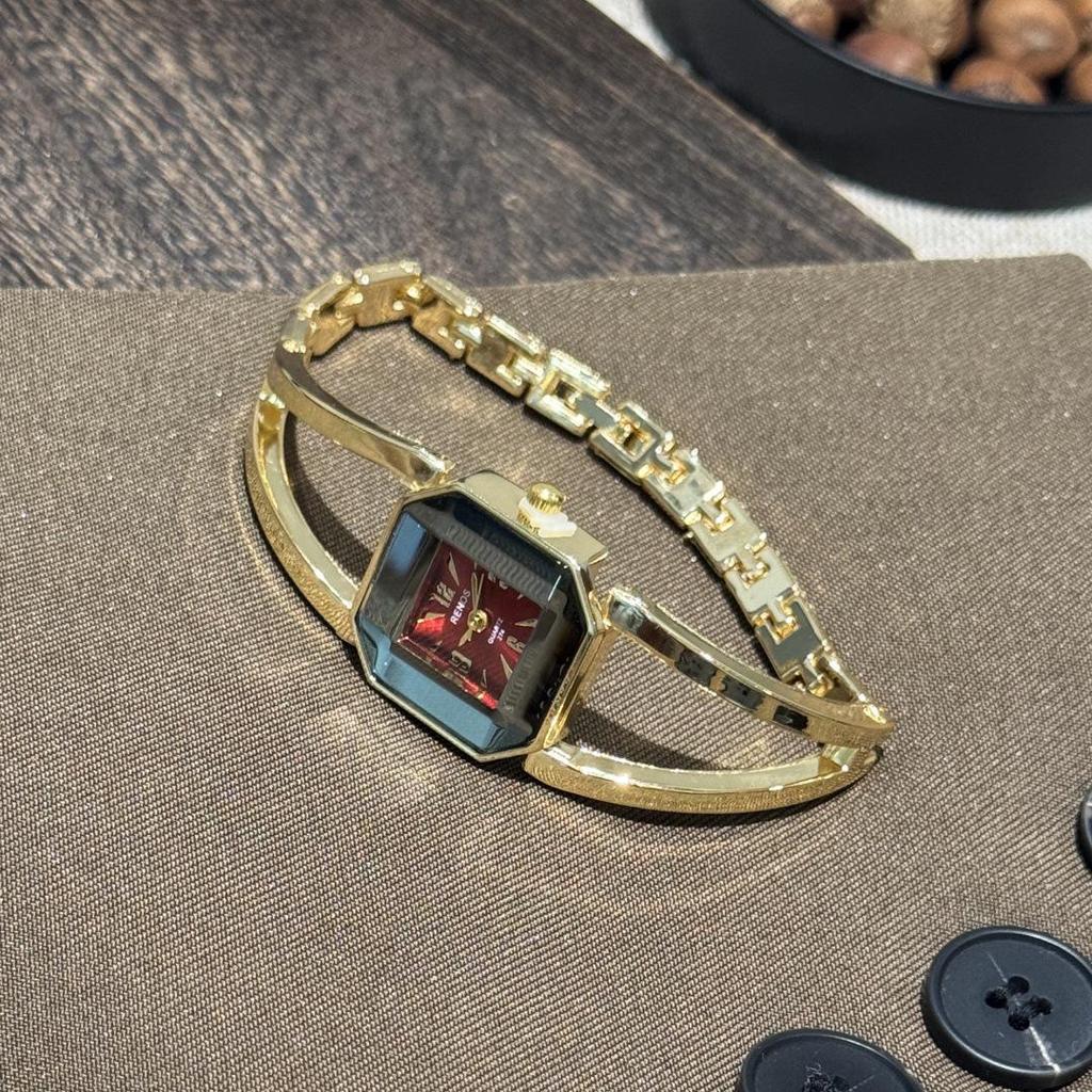 Retro Gold Square Dial Bracelet Watch - Classic European & American Style Women's Bangle