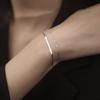 Einfaches flaches Schlangenknochen-Armband mit doppelter Schicht für Damen