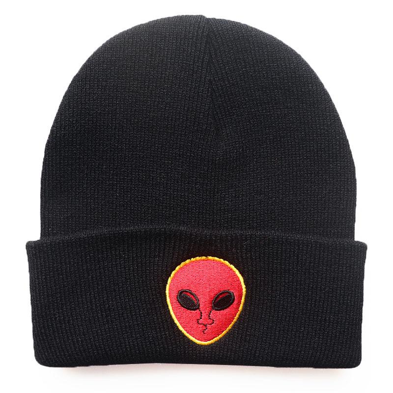 

Popular new autumn and winter skull embroidered knit hats for men and women in Europe and America, pullover warm hats, hip-hop outdoor woolen hats Adjustable чёрный
