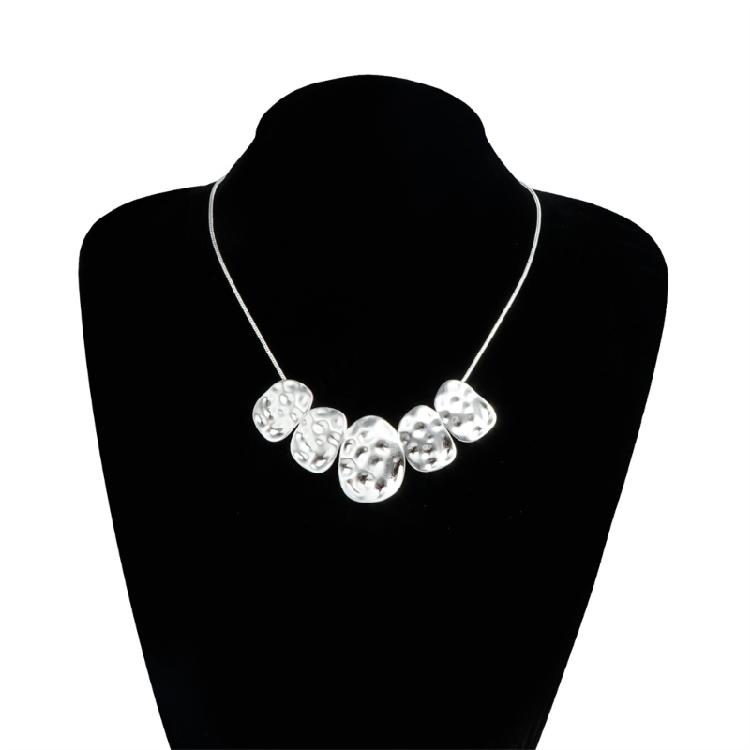 Stylish Edgy Asymmetrical Alloy Necklace With Textured Surfaces Detail Modern Accessory For Casual Wear