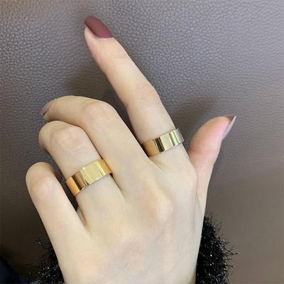 Anello Minimalista Stile Giapponese & Coreano in Oro Rosa 18K con Fascia Larga in Acciaio Titanio per Donna
