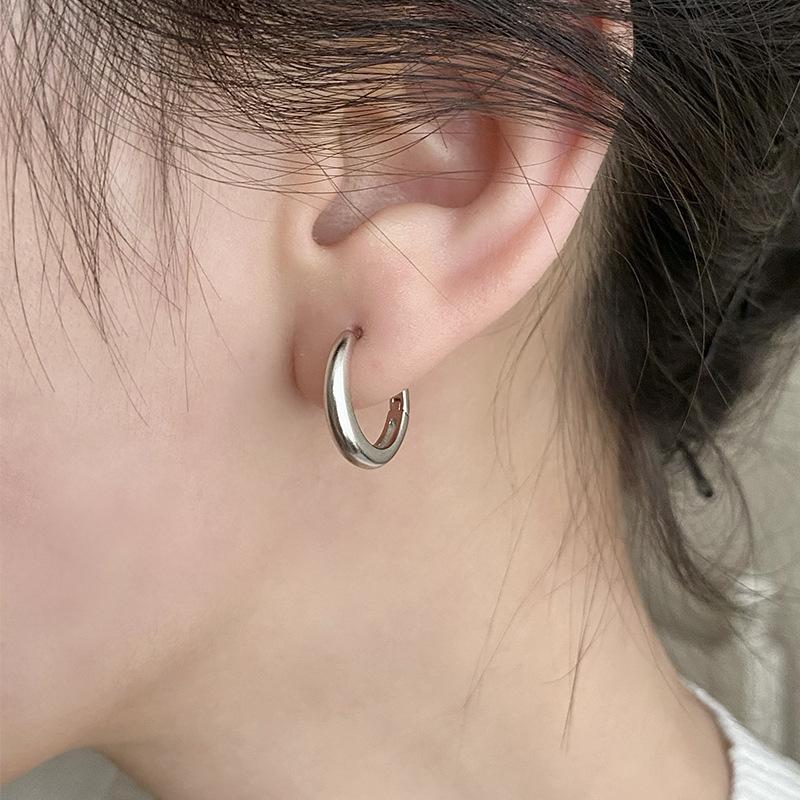Daily Glossy Vein Earrings Light Luxury Senior Sense Niche Minimalist Personality Versatile Circle Women's Ear Jewelry