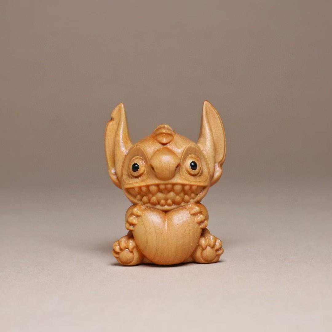 

Taihang Cliff Cypress Anime Character Desktop Ornament - Solid Wood Craft 5x4 cm