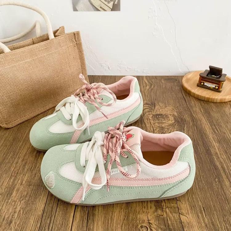 Casual moral training shoes women's ins tide 2025 new autumn big head bread shoes versatile board shoes women's mesh shoes breathable