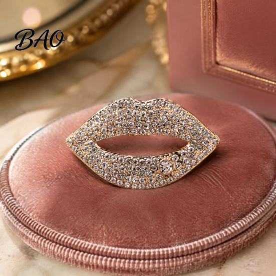 Daily Wear Brooch Sexy Rhinestone Lip for Women, Red Shape Lapel Badge Pin, Clothing Accessory Suits Coats Scarves Shawls Bags Pins