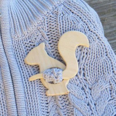 Women Winter Wooden Sweater Brooch Animal Shape Scarf Buckle Shawl Faux Silk Scarf Pin Outfit Accessories