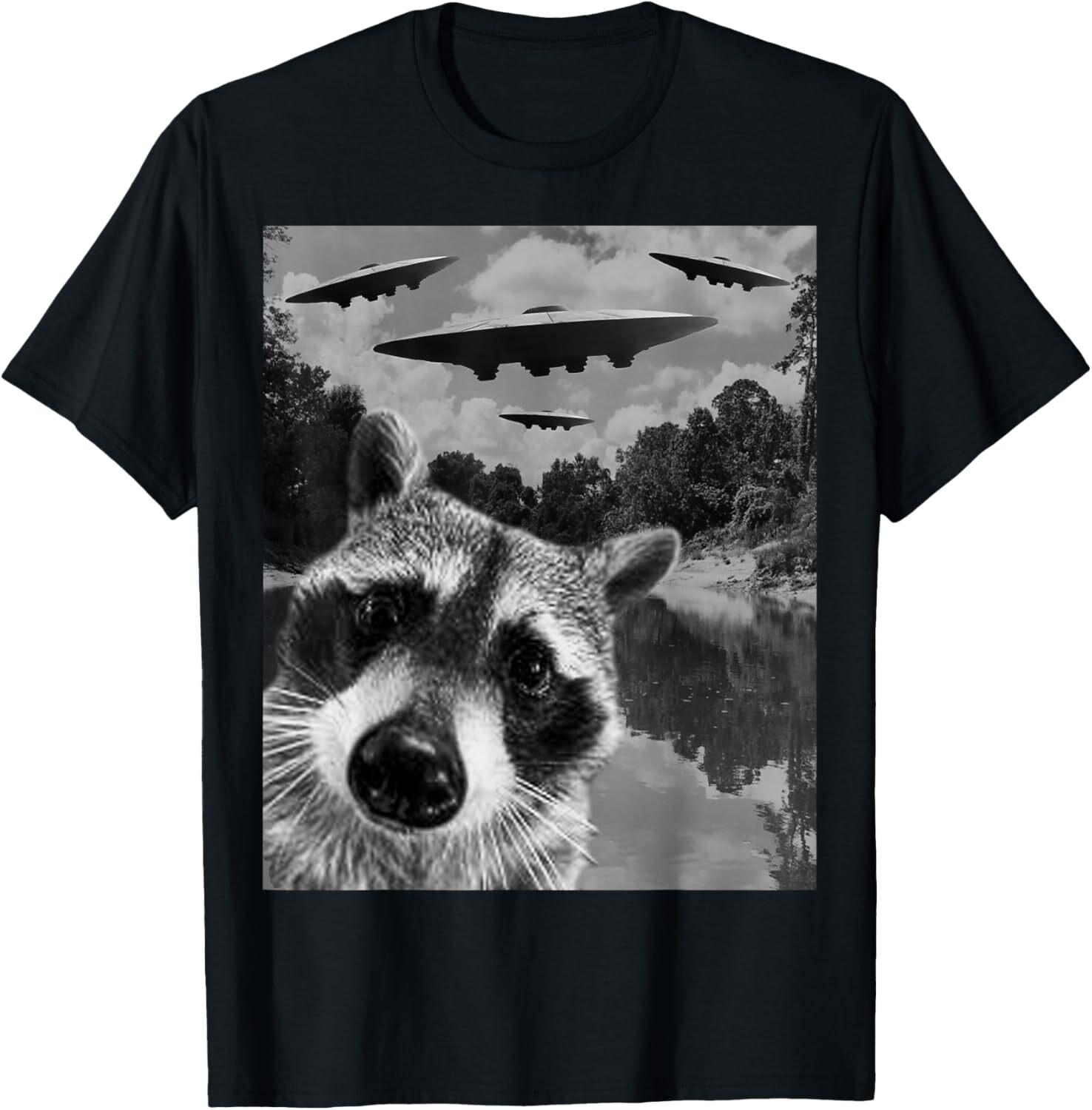 Funny Graphic Tee Raccoon Selfie with UFO Alien Weird Gift Unisex T-Shirt S