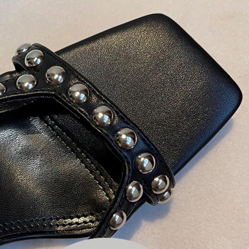 Fashion New European and American High Quality Women Shoes Modern Slippers Metal Rivet Designer Summer Party Shoes Women Mules Slides