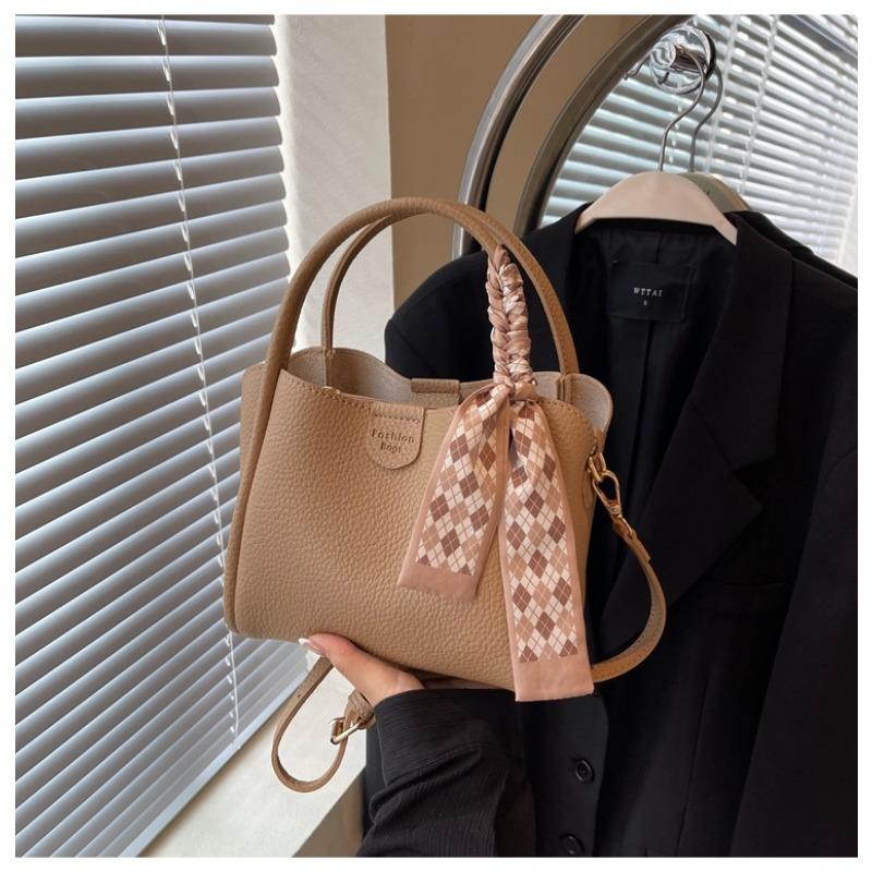 Popular small bag women's new summer versatile simple messenger bag portable bucket bag