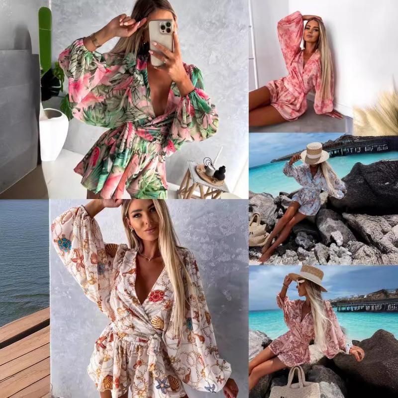Women's Floral Two Piece Set V Neck Bell Sleeve Top Shorts Vacation Outfit