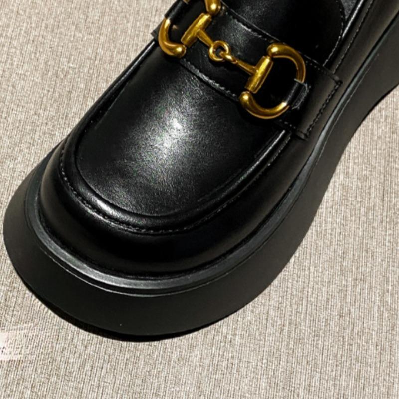 Dámské boty s tlustou podrážkou a velkou špičkou na jaře, nové malé kožené boty v britském stylu pro studentky, jednoduché boty s kovovou přezkou, černé, pro zvýšení výšky