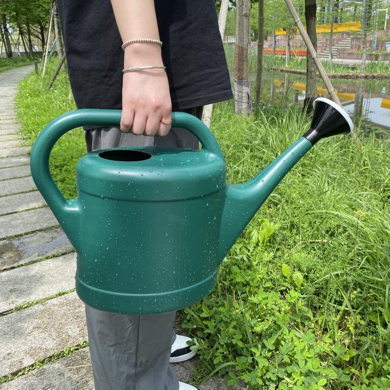 8-10 Liter Household Watering Can with Long Spout and Nozzle for Gardens