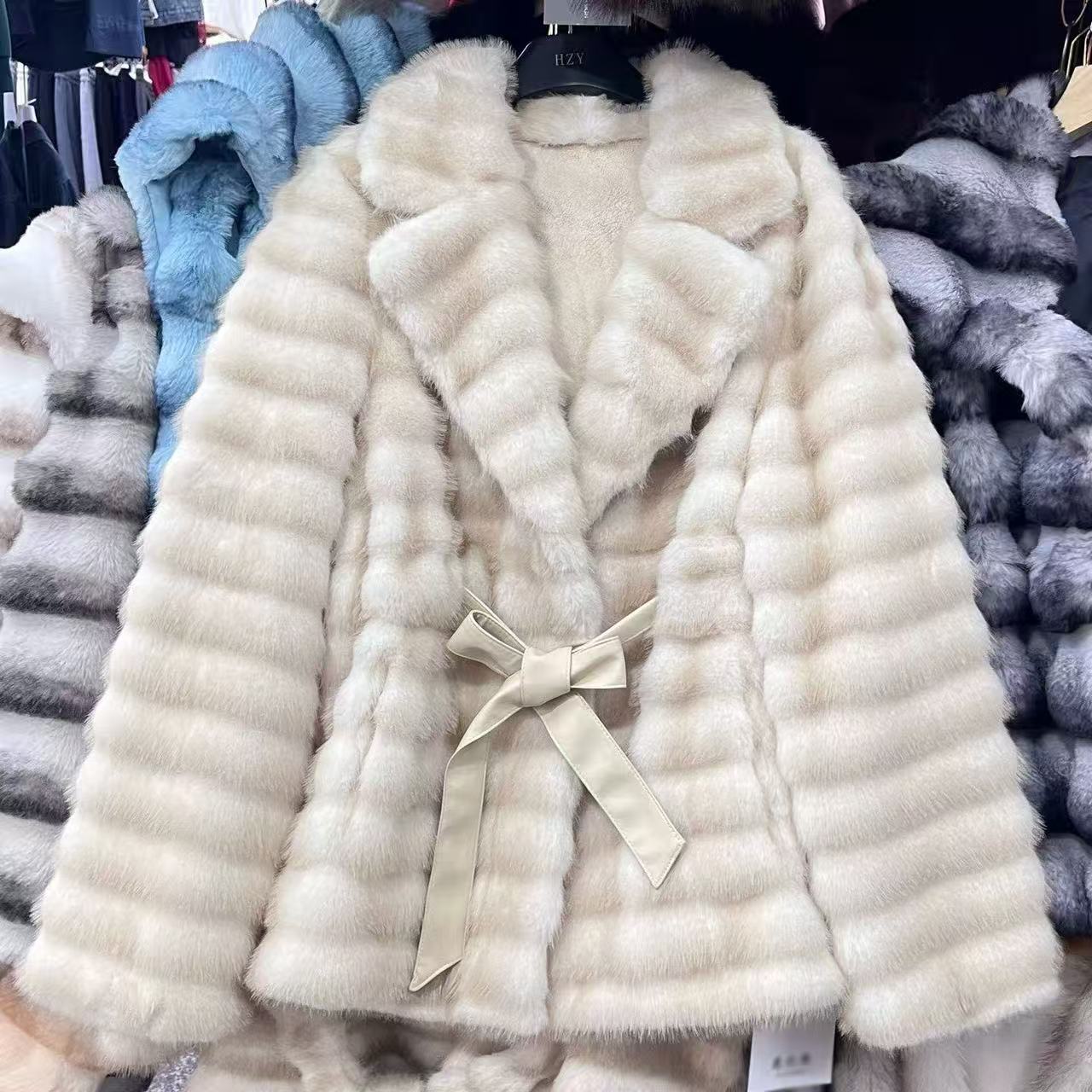 Chinchilla Imitation Mink Fur Coat Women`S
