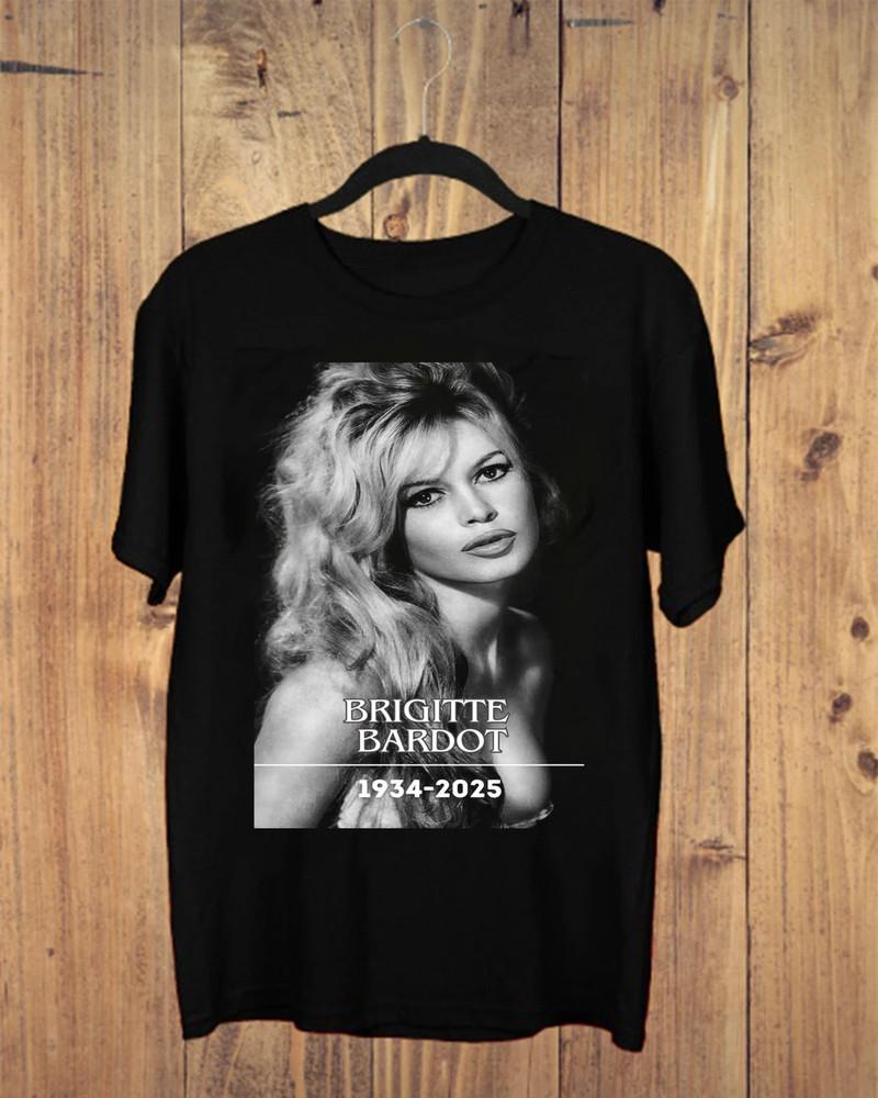 RIP Brigitte Bardot 1934 2025 Graphic Unisex Tshirt S5XL QT1632 Unisex T-Shirt L