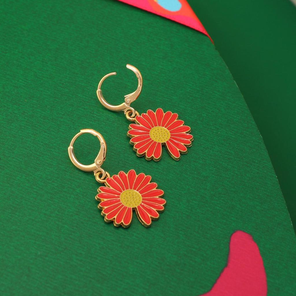New Retro Daisy Floral Earrings – Versatile Literary Style Ear Accessories