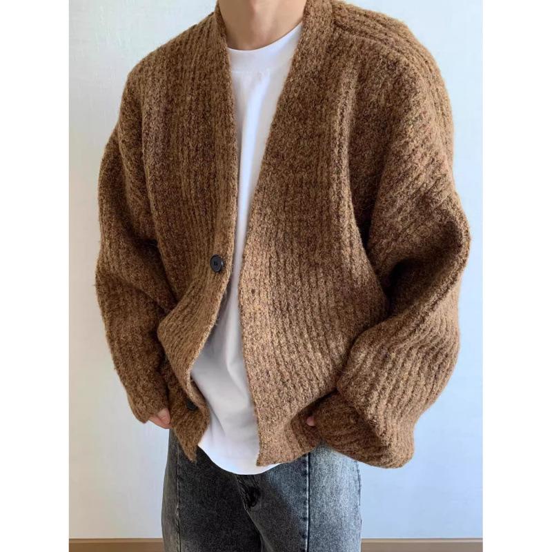 Retro Hong Kong Style Men's Cardigan Sweater: Versatile Casual Knitwear for Autumn and Winter