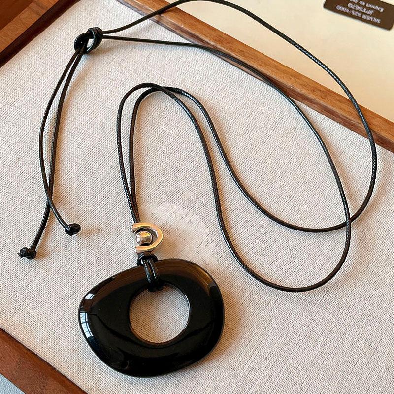 Love Pendant Necklace Internet Celebrity Fashion Versatile Sweater Chain High Sense Jewelry