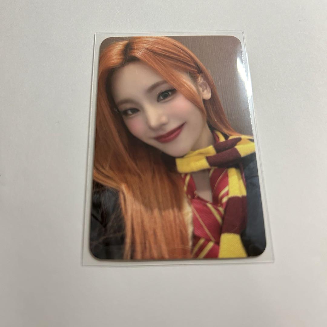 

[Б/У] ITZY BORN TO BE Торговая карточка Йеджи