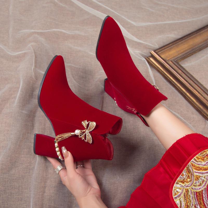 Internet-Berühmtheit Herbst- und Winter-Brautstiefel 2025 neue burgunderrote festliche Hochzeitsstiefel Strass-Fransen dicker Absatz keine müden Füße Modestiefel