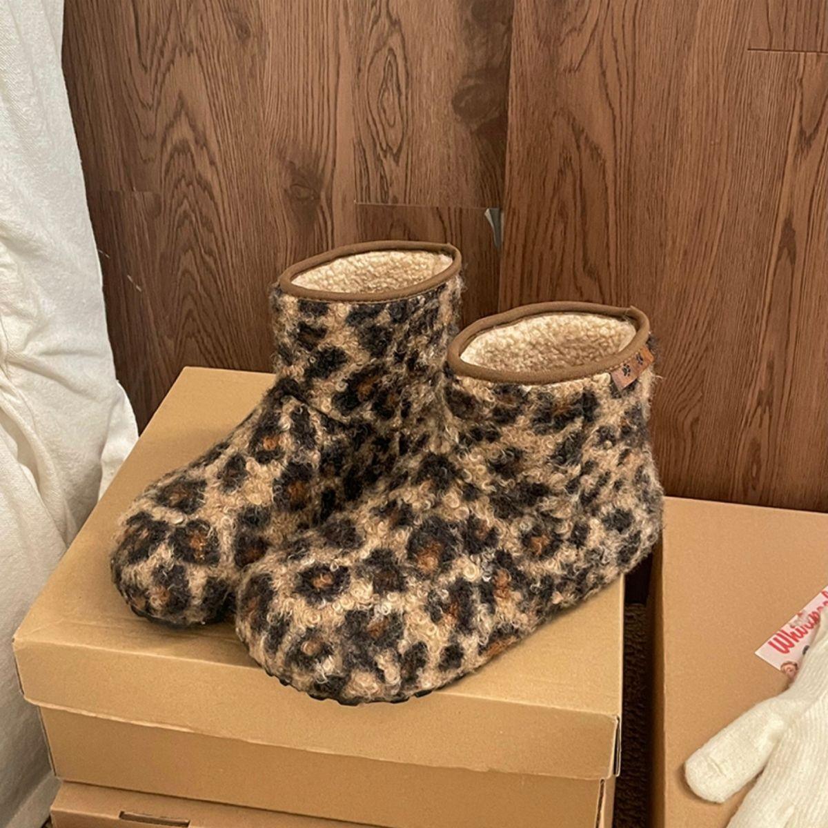 

Women s elastic thick soles winter fur one warm anti-cold padded snow boots non-slip wear casual sports cotton boots fur shoes 40 леопардовий