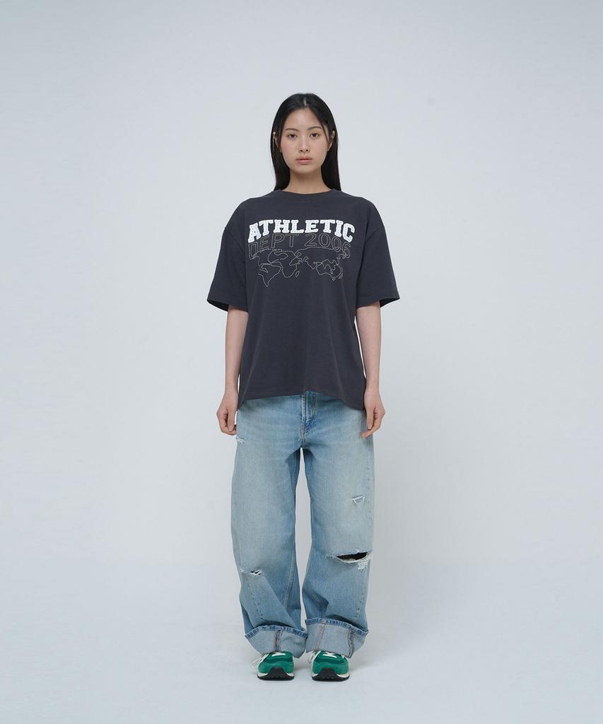 Yunibeoseugameonteu Dot Signed T-Shirt_Charcoal