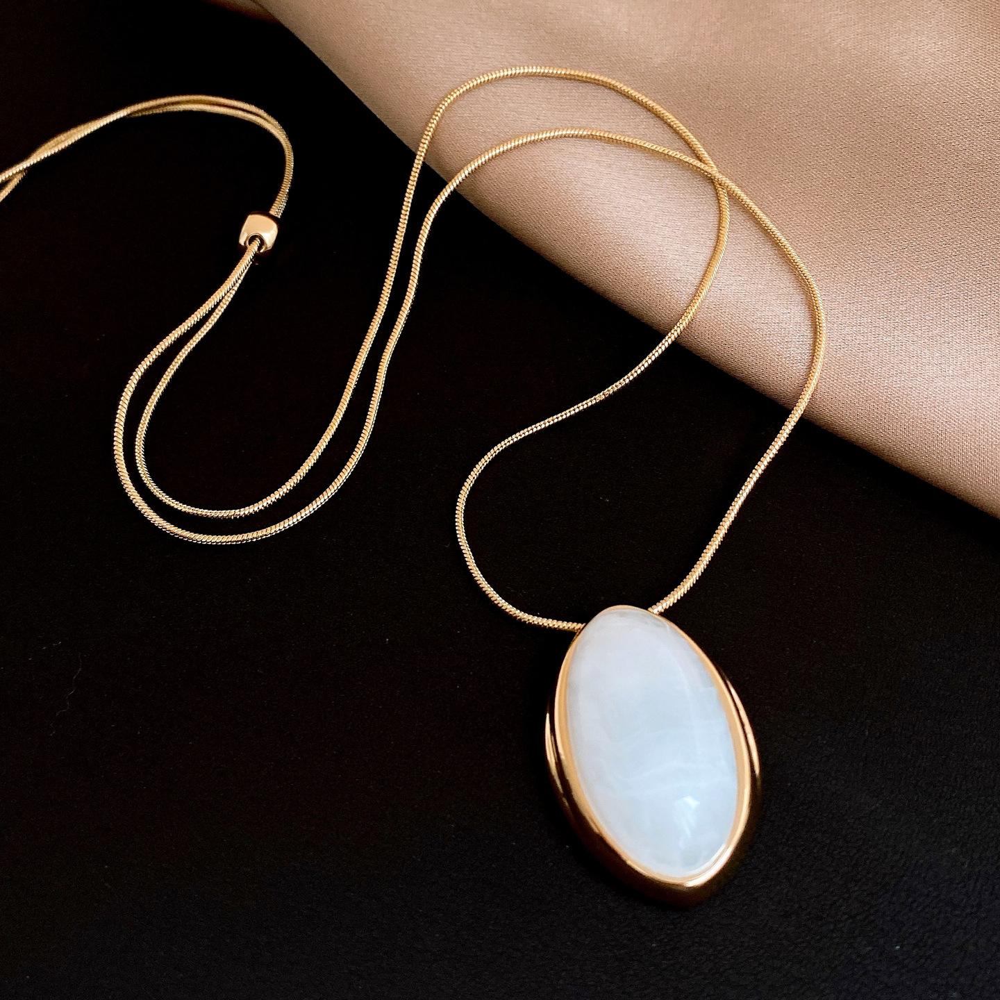 18k electroplated resin oval pendant necklace versatile sweater chain light luxury necklace women