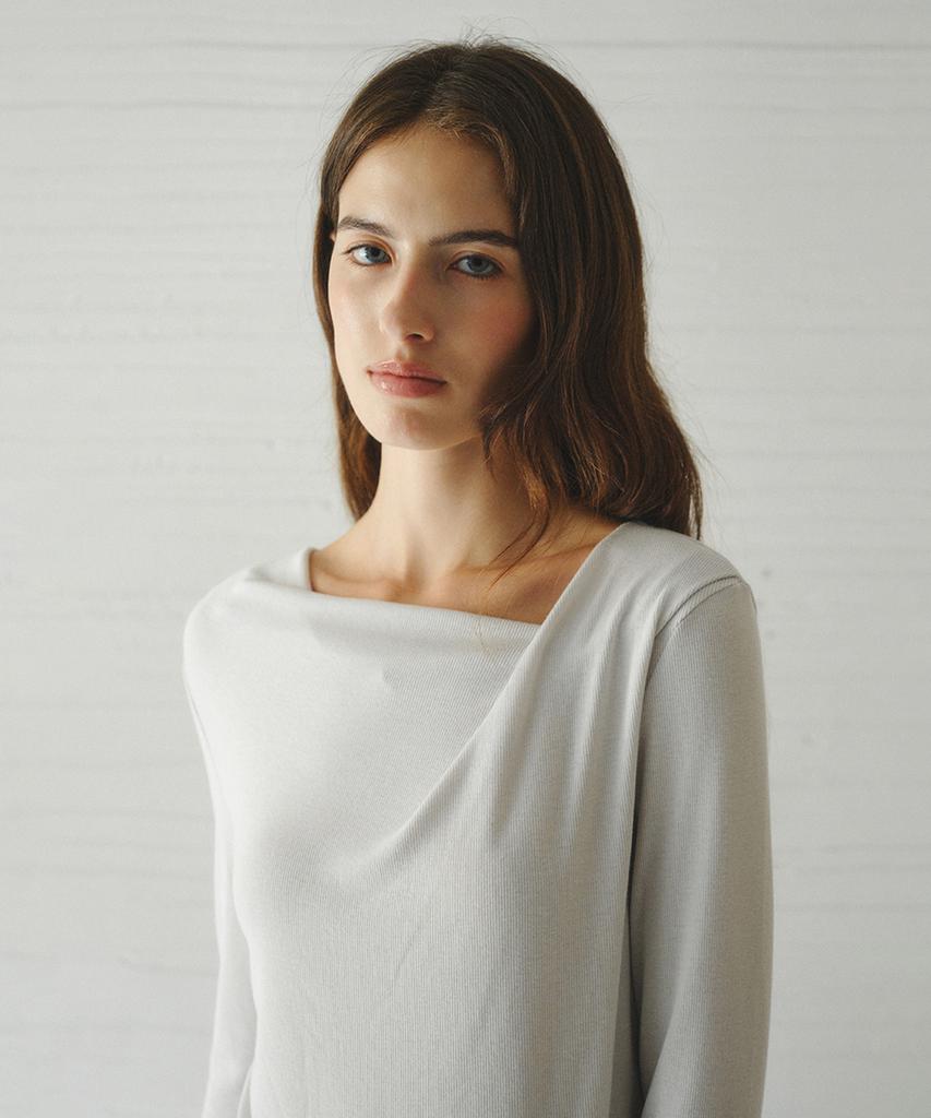LENINA Roel Drape Neck T-Shirt_Light Gray