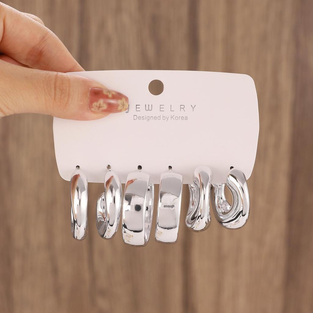 Elegant Geometric Gold Circle Earrings Set - Bold, Creative Design