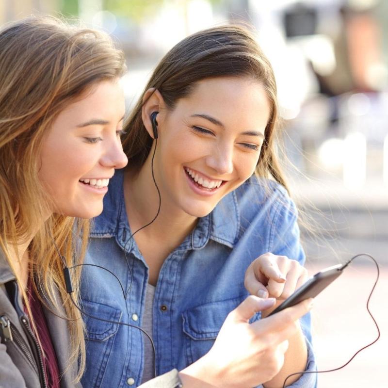 Comfortable In Ear Corded Headsets Clear Voice Call Noise Reductions Ergonomic Design For Workout Jogging