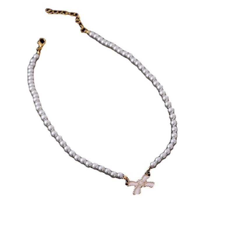Retro Pearl Necklace, Versatile Small Fragrant Style Bow Collarbone Chain.