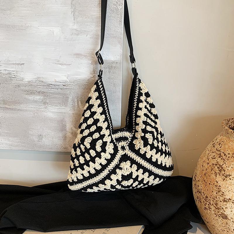 Hot-Selling Handmade Straw Bag Hollow Square Flower Large Triangle Color-Block Woven Bag Vacation Beach Bag Single Shoulder Tote Bag for Women