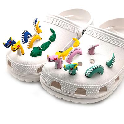 1Set Parodie Cartoon Chinesischer Drache PVC Loch Schuh Charms Diy Lustige Schuh Zubehör Croc Schlange Dekorationen Schnalle Geschenk