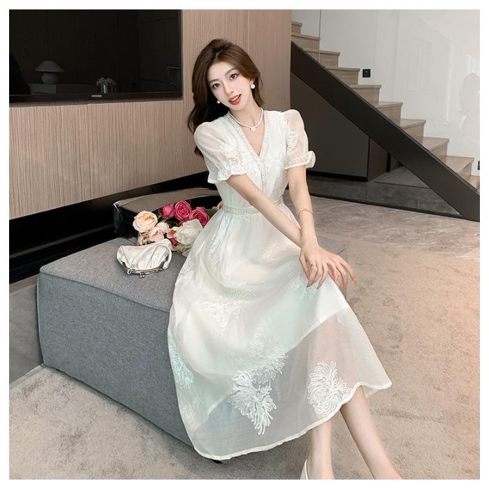 Heavy Industry Embroidery New Chinese Style Dress Women's Summer Design Sense French Gentle Wind Temperament Waist V-Neck Long Dress