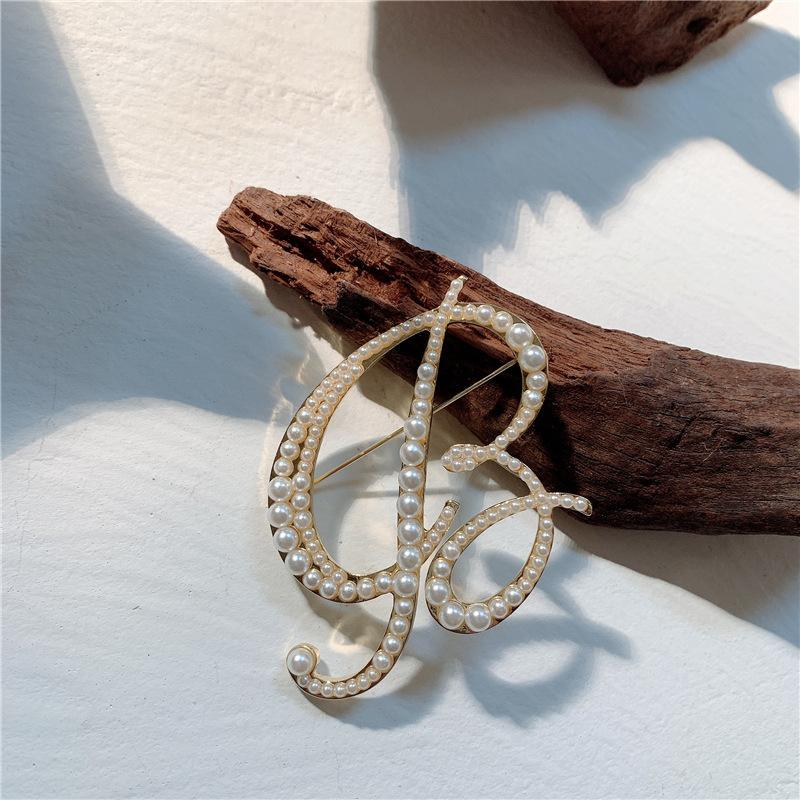 

2020 Корейская Мода Винтажные Броши-Булавки с Жемчугом и Буквами Металл Золотой Цвет Женский Свитер Костюм Брошь Вечеринка Ювелирные Аксессуары