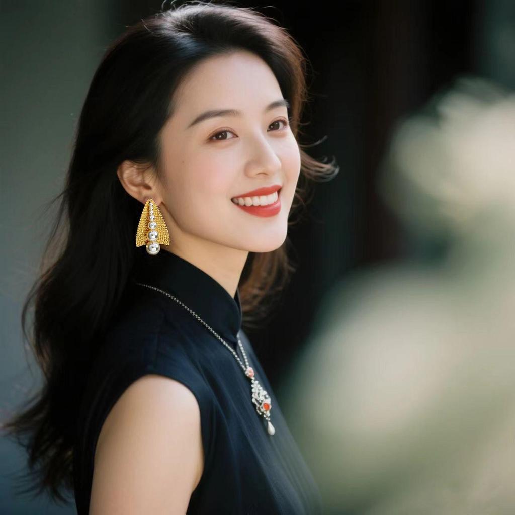 European & American Pearl Stud Earrings: Retro Niche Design with Ins Style Personality.