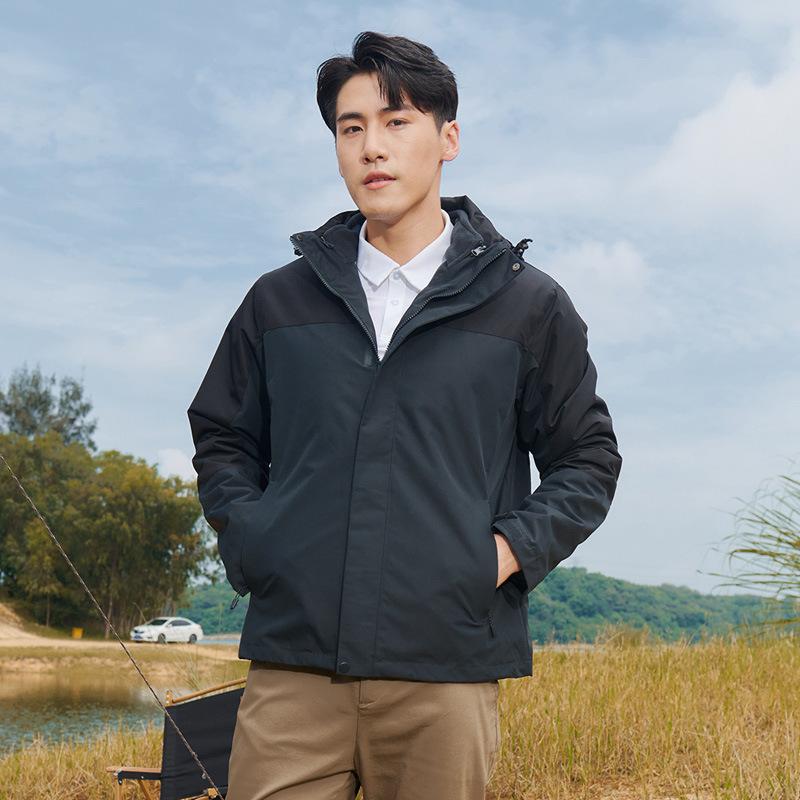Jacket three-in-one thickened autumn and winter new windproof and waterproof outdoor mountaineering clothing fashionable hooded